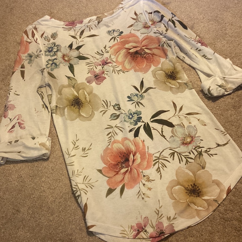 Flower Top - Picture 3 of 6